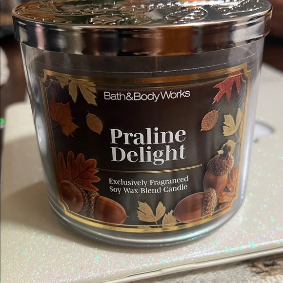 Bath & Body Works Praline Delight Candle - Picture 5 of 5